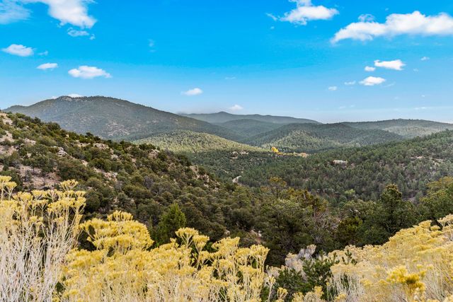 72 Happy Trails, Santa Fe, NM 87505