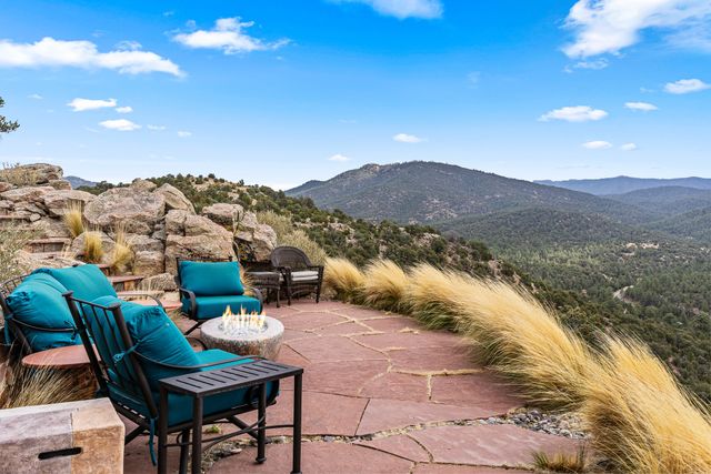 72 Happy Trails, Santa Fe, NM 87505
