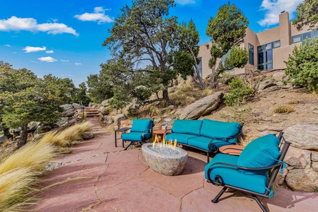 72 Happy Trails, Santa Fe, NM 87505
