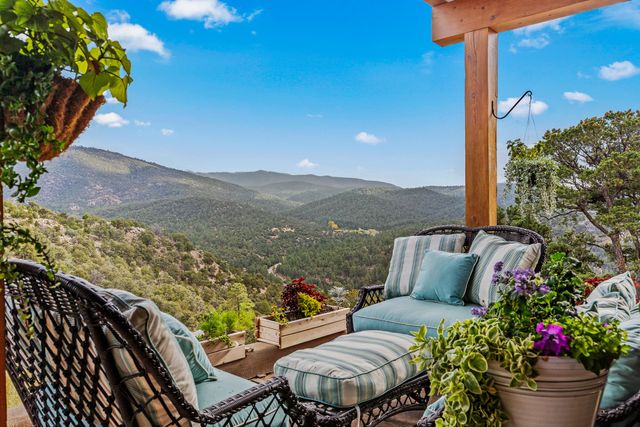 72 Happy Trails, Santa Fe, NM 87505