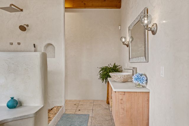 72 Happy Trails, Santa Fe, NM 87505
