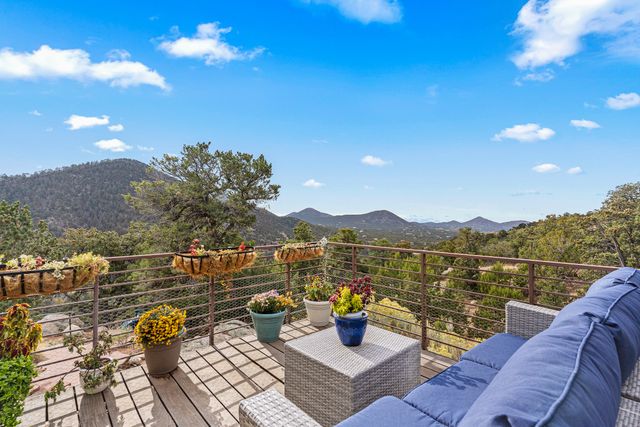 72 Happy Trails, Santa Fe, NM 87505