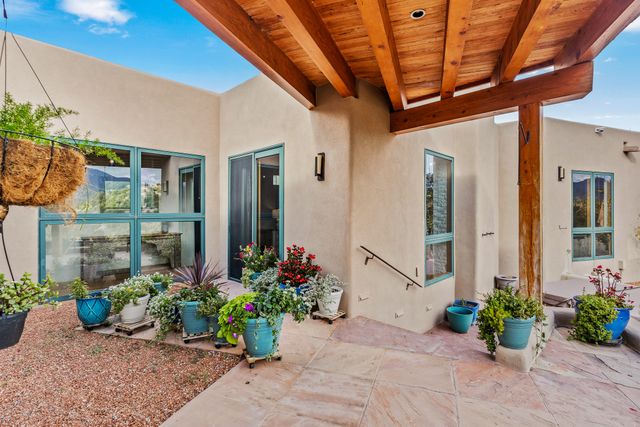 72 Happy Trails, Santa Fe, NM 87505