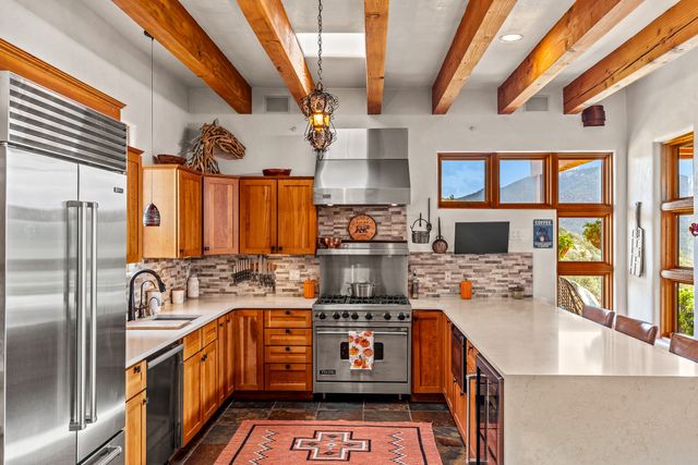 72 Happy Trails, Santa Fe, NM 87505