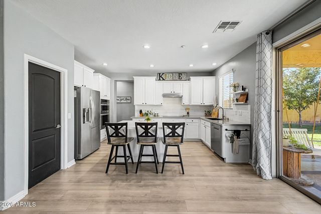 9102 W WHITE FEATHER Lane, Peoria, AZ 85383