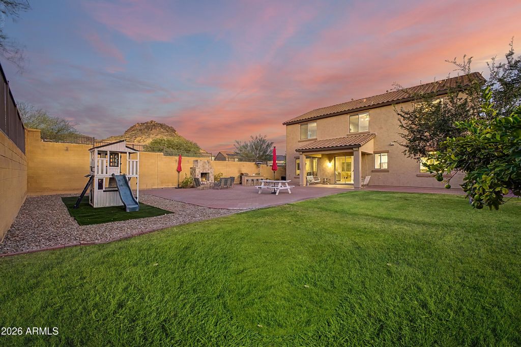 9102 W WHITE FEATHER Lane, Peoria, AZ 85383 — photo 4