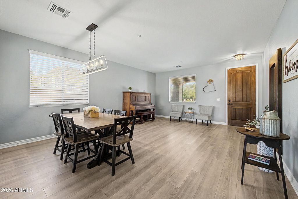 9102 W WHITE FEATHER Lane, Peoria, AZ 85383 — photo 5