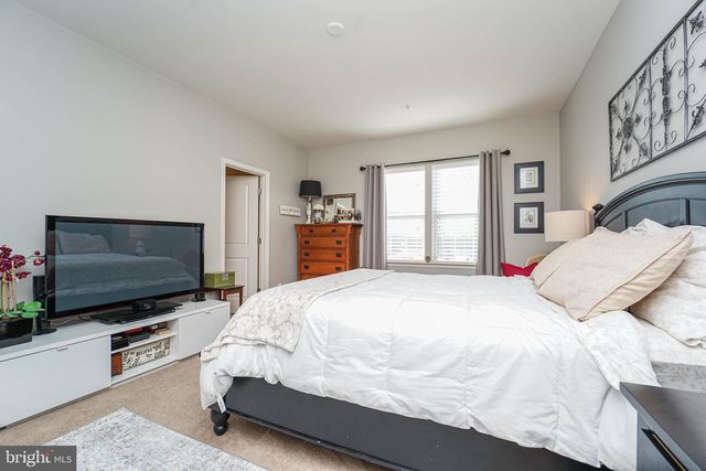 8272 WHITE STAR XING, Pasadena, MD 21122