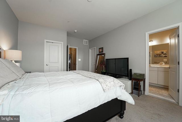 8272 WHITE STAR XING, Pasadena, MD 21122