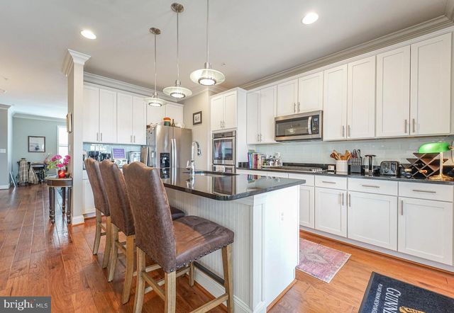 8272 WHITE STAR XING, Pasadena, MD 21122