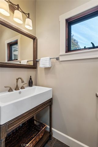 521 24th Place, Hermosa Beach, CA 90254