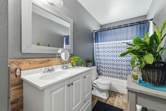 1443 E Palo Alto Avenue, Fresno, CA 93710