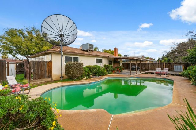 1443 E Palo Alto Avenue, Fresno, CA 93710