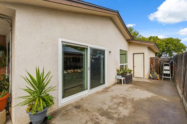 1443 E Palo Alto Avenue, Fresno, CA 93710