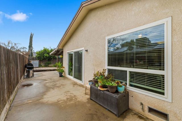 1443 E Palo Alto Avenue, Fresno, CA 93710