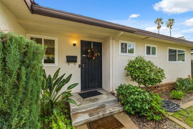 1443 E Palo Alto Avenue, Fresno, CA 93710