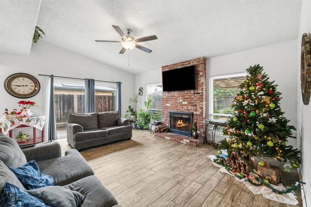 1443 E Palo Alto Avenue, Fresno, CA 93710