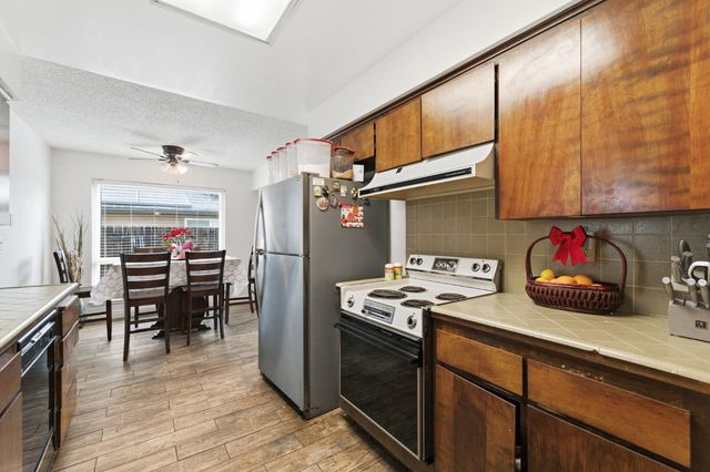 1443 E Palo Alto Avenue, Fresno, CA 93710