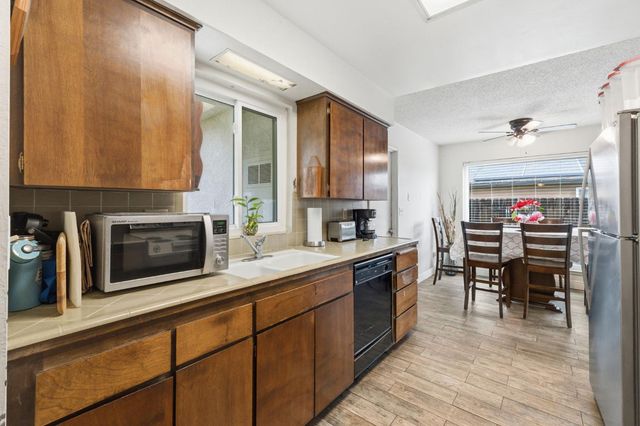 1443 E Palo Alto Avenue, Fresno, CA 93710