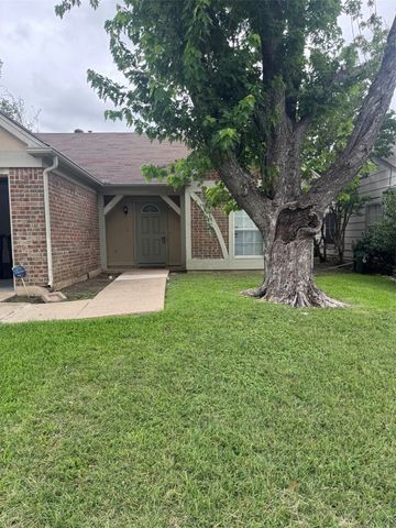 1009 Danforth Court, Arlington, TX 76017