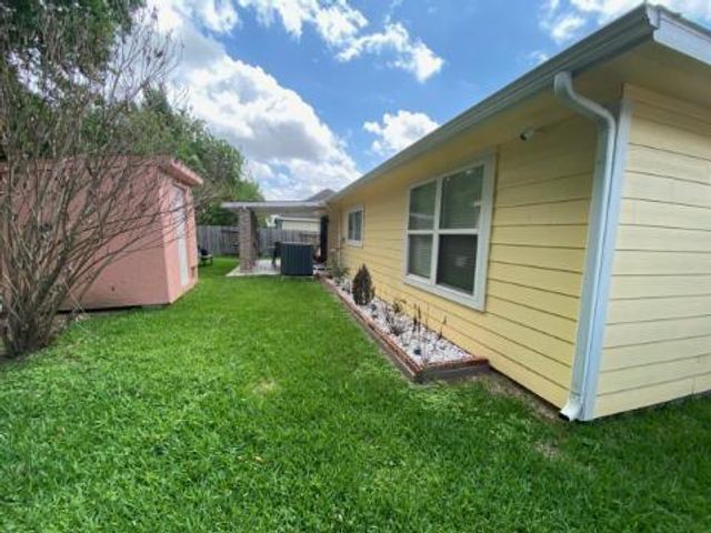 2634 Sockeye Drive, Houston, TX 77045