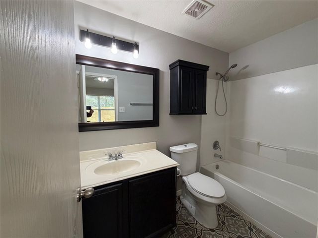 2634 Sockeye Drive, Houston, TX 77045