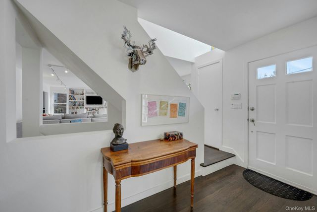 3 Old Lane, Scarsdale, NY 10583