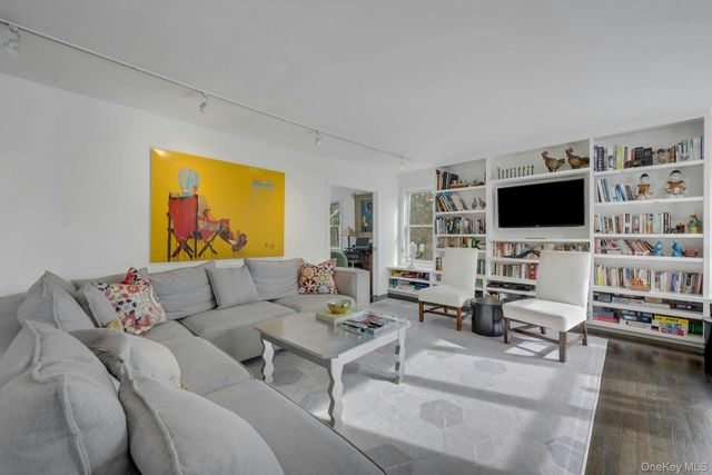 3 Old Lane, Scarsdale, NY 10583