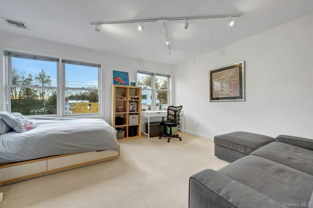 3 Old Lane, Scarsdale, NY 10583