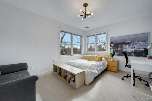 3 Old Lane, Scarsdale, NY 10583