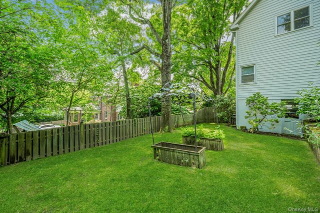 3 Old Lane, Scarsdale, NY 10583