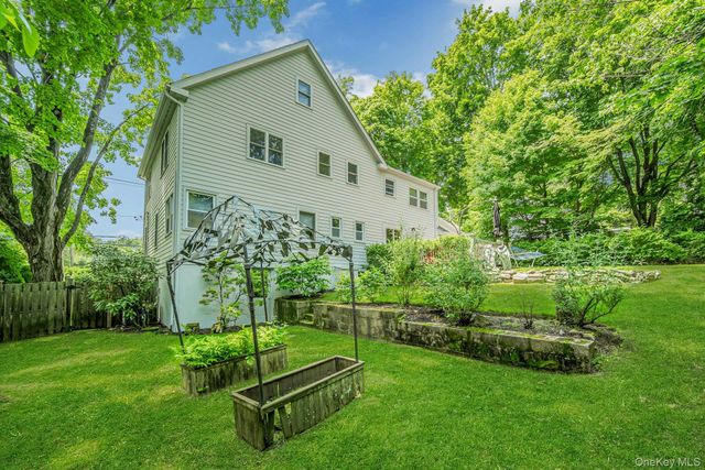 3 Old Lane, Scarsdale, NY 10583