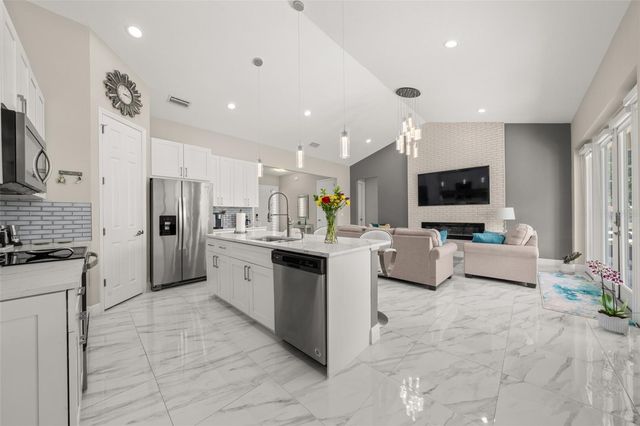 2009 FLOWER TERRACE, Sebring, FL 33875