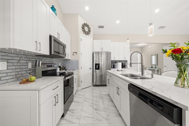 2009 FLOWER TERRACE, Sebring, FL 33875