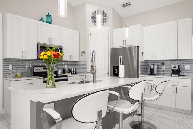 2009 FLOWER TERRACE, Sebring, FL 33875