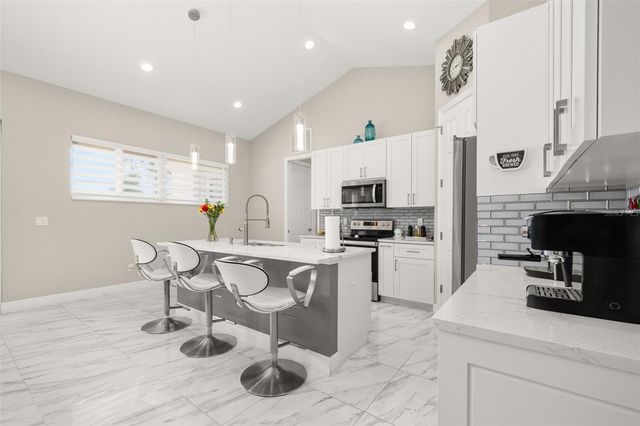 2009 FLOWER TERRACE, Sebring, FL 33875