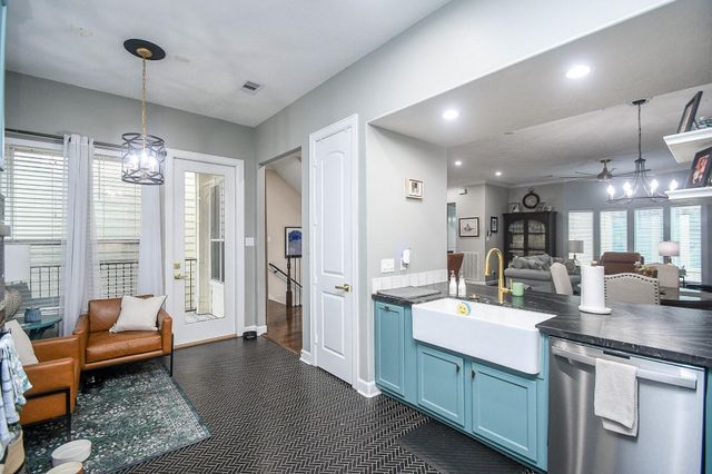 3322 Chenevert Street, Houston, TX 77004