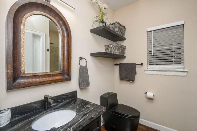 3322 Chenevert Street, Houston, TX 77004