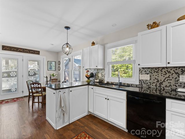 294 S Caldwell Street, Brevard, NC 28712