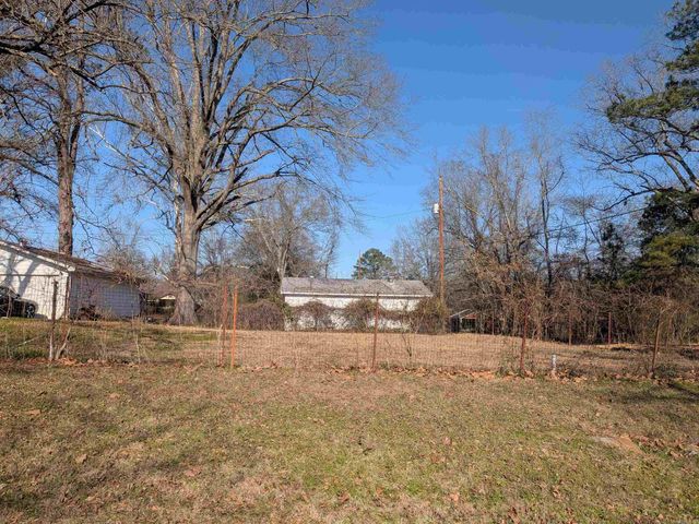 472 Kelly St., Camden, AR 71701