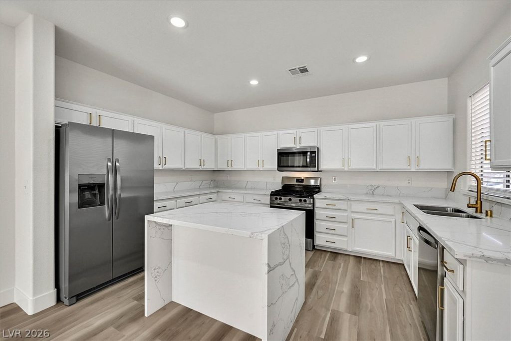 709 East La Madre Way, North Las Vegas, NV 89081 — photo 2