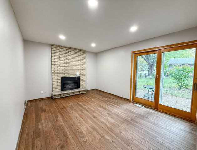 1081 Cedarwood Drive, Woodbury, MN 55125