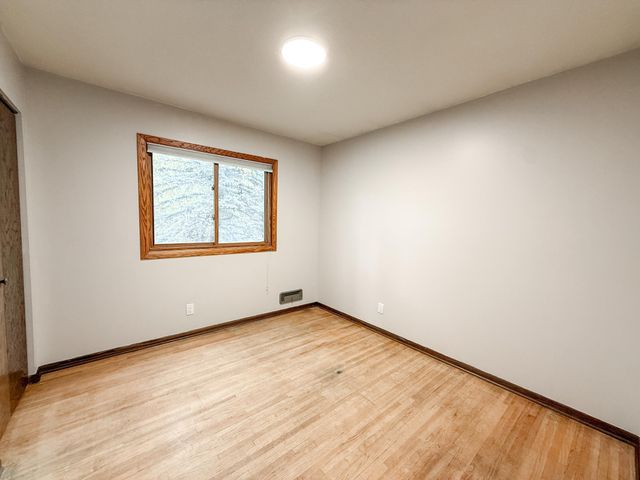 1081 Cedarwood Drive, Woodbury, MN 55125