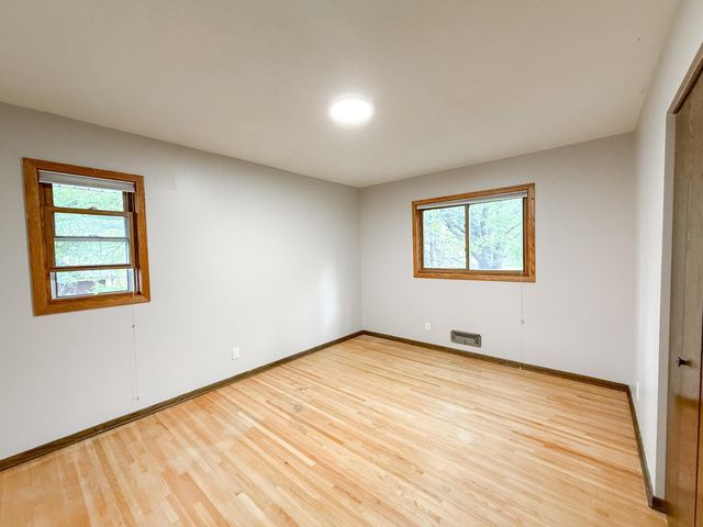 1081 Cedarwood Drive, Woodbury, MN 55125