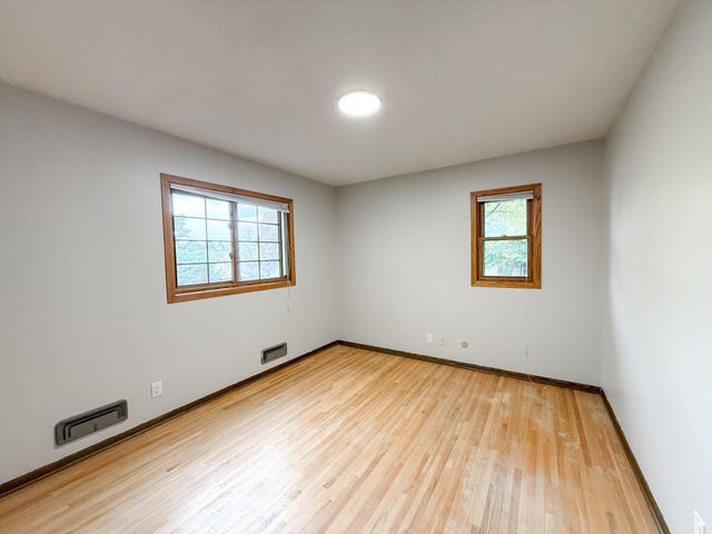 1081 Cedarwood Drive, Woodbury, MN 55125
