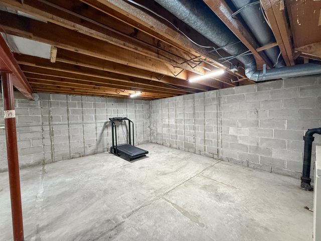 1081 Cedarwood Drive, Woodbury, MN 55125