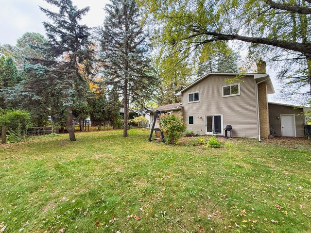 1081 Cedarwood Drive, Woodbury, MN 55125