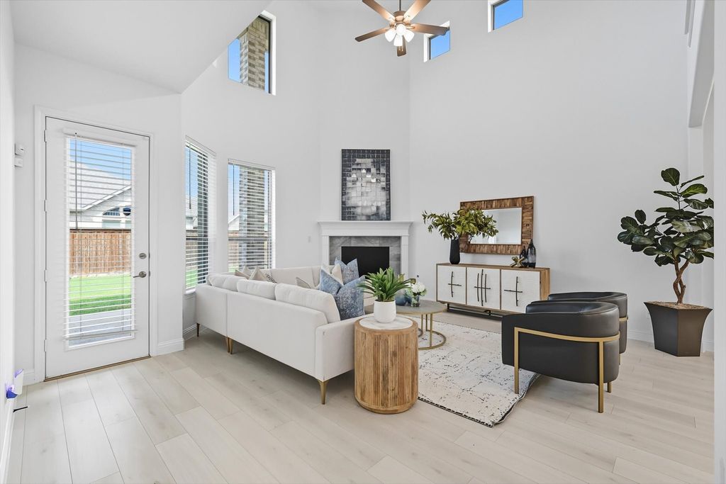 312 Cowling Drive, Little Elm, TX 75068