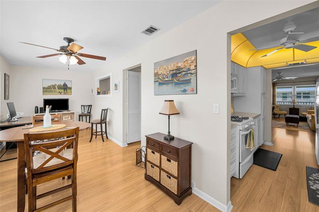 5227 81ST LANE N 22, St Petersburg, FL 33709