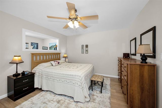 5227 81ST LANE N 22, St Petersburg, FL 33709